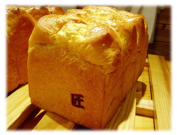 食パンに焼印